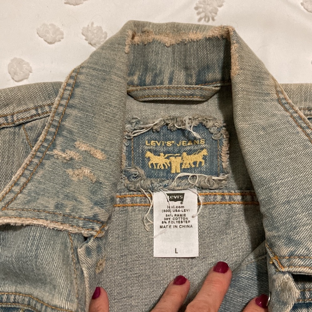 Levi’s Jacket - Picture 3 of 8